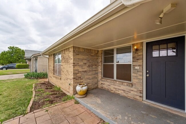 Photo - 8432 NW 92nd St