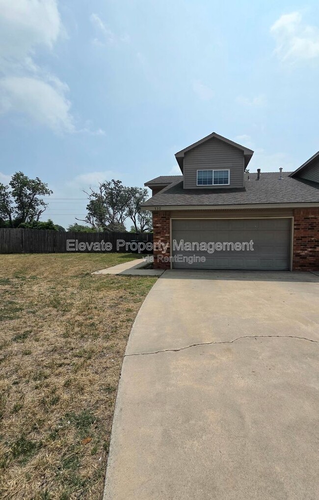 Building Photo - 530 Westwood Ct
