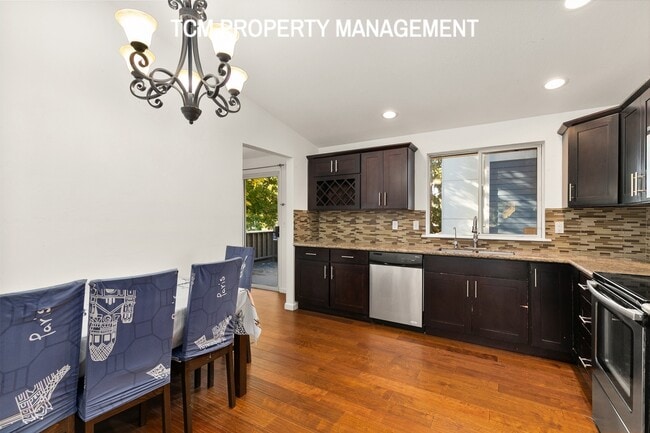 Photo - 15703 Midvale Ave N