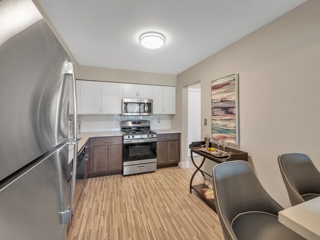 Photo - Rochester Club Apartments