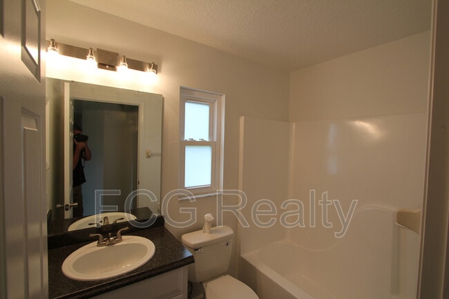 Photo - 830 Briargrove Ave