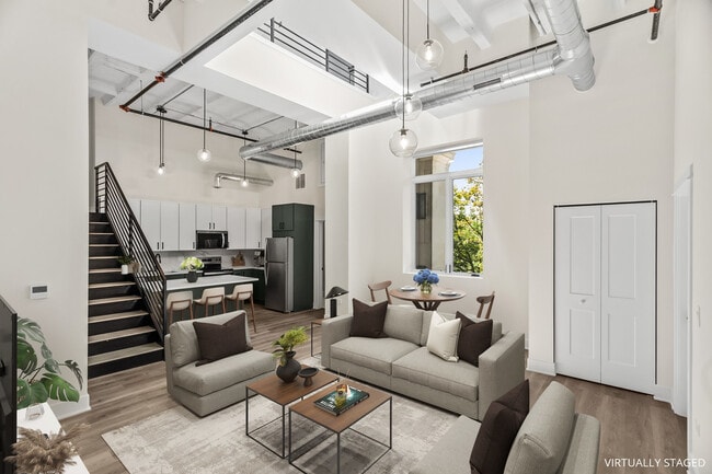 Photo - 1453 Maple Ave