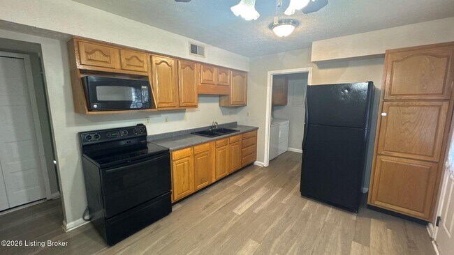Photo - 5807 Larkgrove Dr