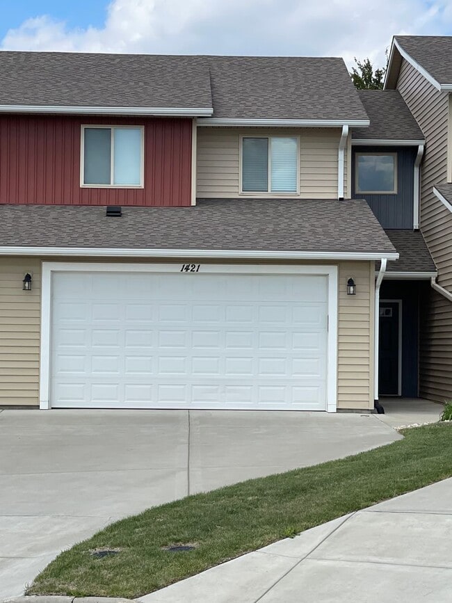 Photo - 1421 Paddington Cir