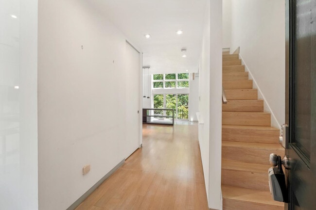 Photo - 3927 Georgetown Ct NW