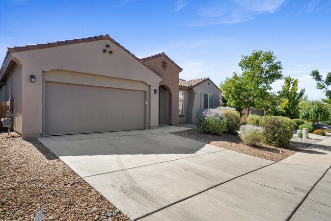 Photo - FULLY FURNISHED, Recently Constructed 4 Bedroom Home Available Near Golf Course Rd & Southern Blvd!