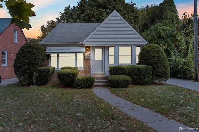 Building Photo - 8038 Riverdale St