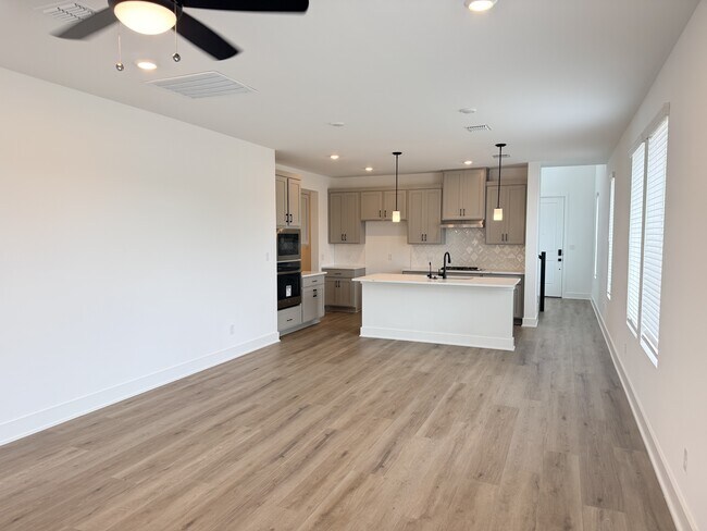 Photo - 405 Bauer Lp