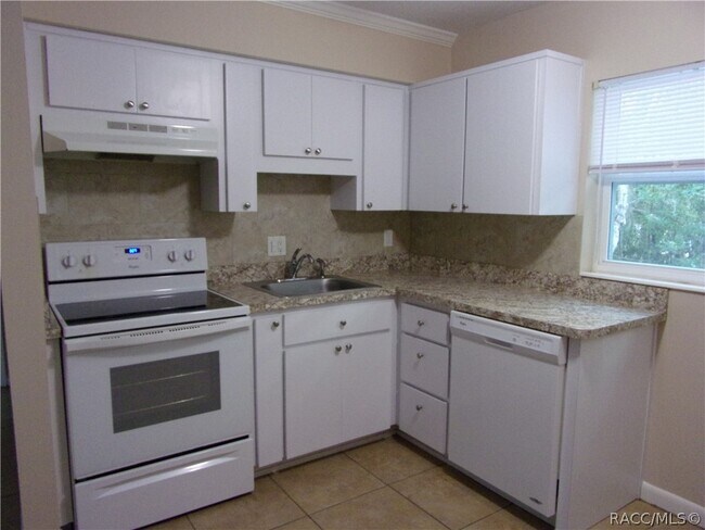 Photo - 701 Emery St