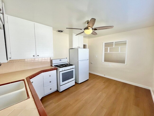 Photo - 4345 Central Ave Unidad 4343