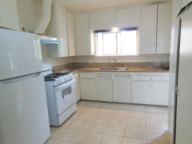 Photo - 307 N Howard St