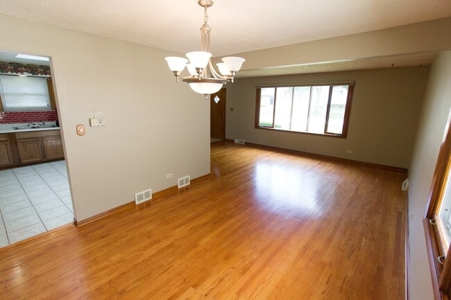 Photo - 651 N Kenilworth Ave