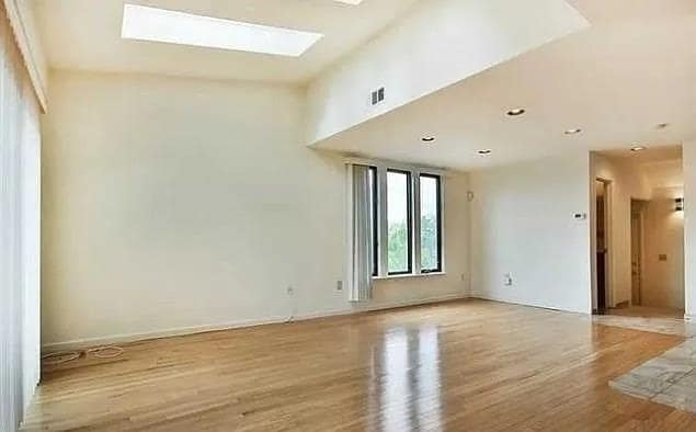 Photo - 833 Topsail Ln