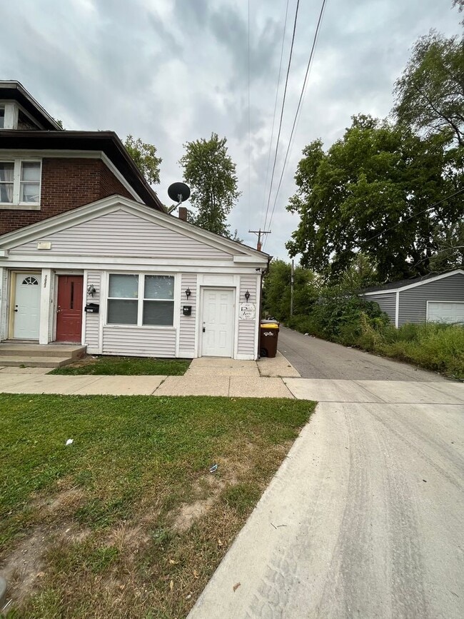 Building Photo - 12th Ave 1019-1021 Unit 1019 #3