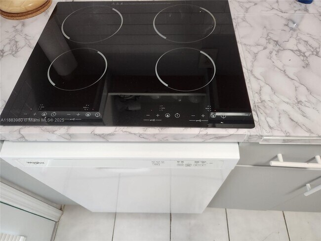 Photo - 6490 Collins Ave Unidad 18