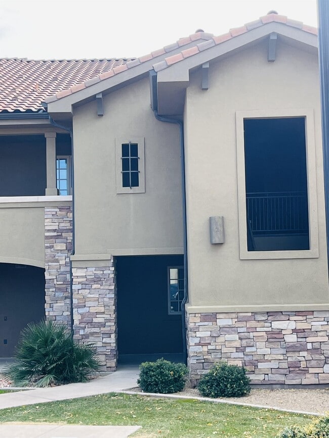 Photo - 810 S Dixie Dr