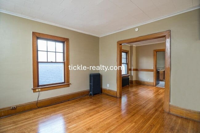 66 Henrietta St Unit 3