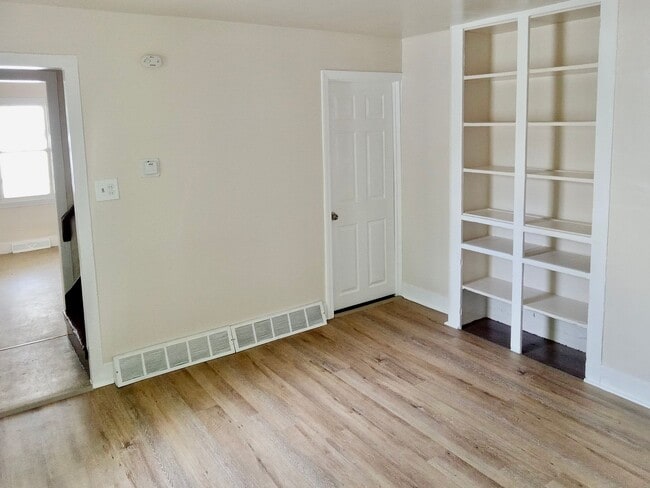 Building Photo - 181 Vine St Unit 4 Mt. Zion