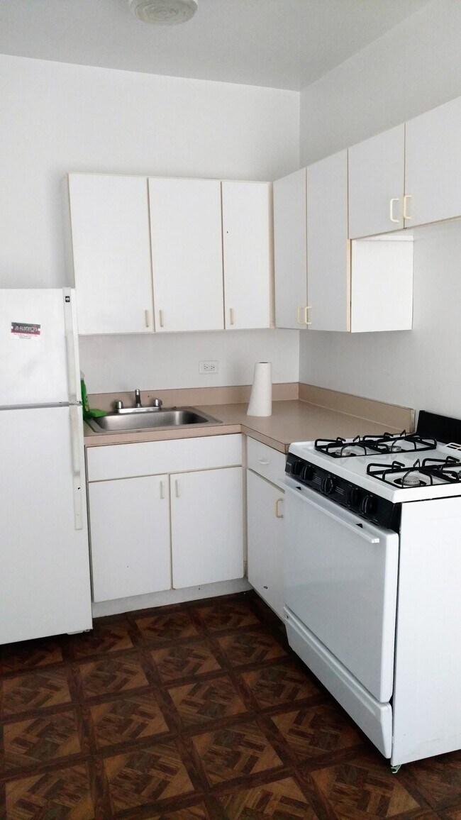 Photo - 6913 N Lakewood Ave Unit #402