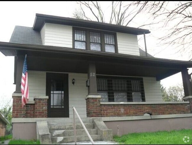 Building Photo - Spacious 2 bedroom home