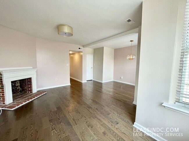 Photo - 207 R St NW Unidad #6