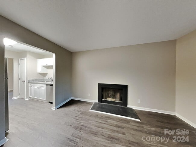928 Hearthridge Ct Unit B