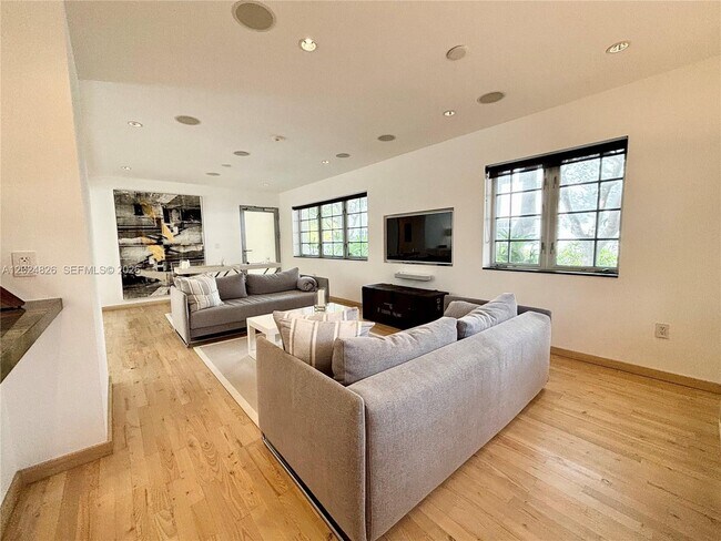 Photo - 1520 Michigan Ave Unidad 1