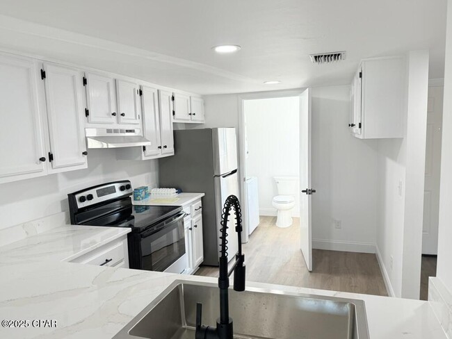 Photo - 401 E Beach Dr