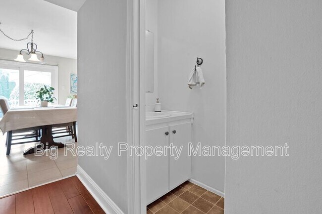 Photo - 268 Birch Dr