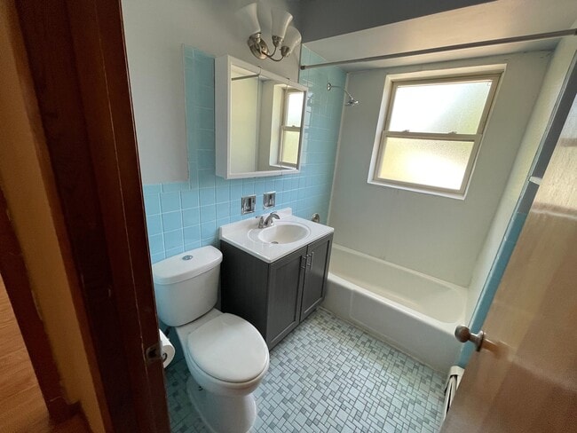Photo - 2204 W 123rd St Unidad 2N