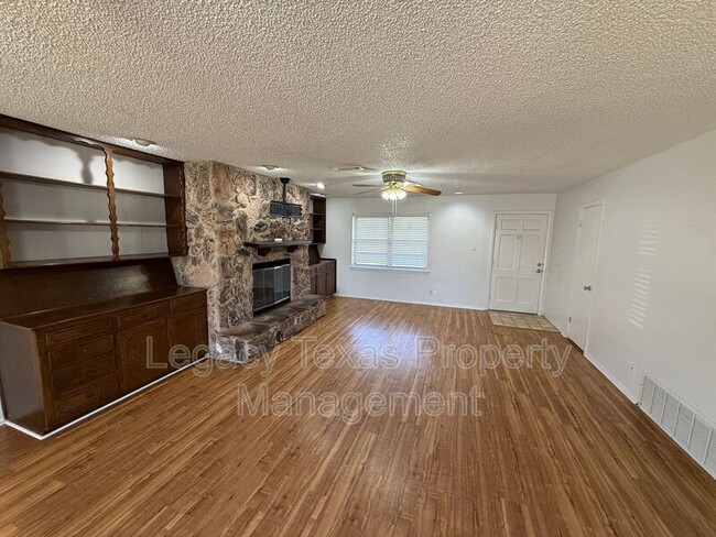 Photo - 1205 Tanglewood Dr