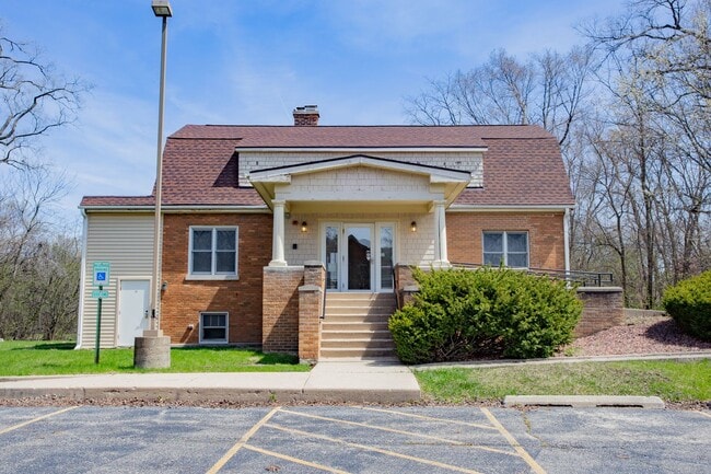 Photo - 1305 Oswego Rd