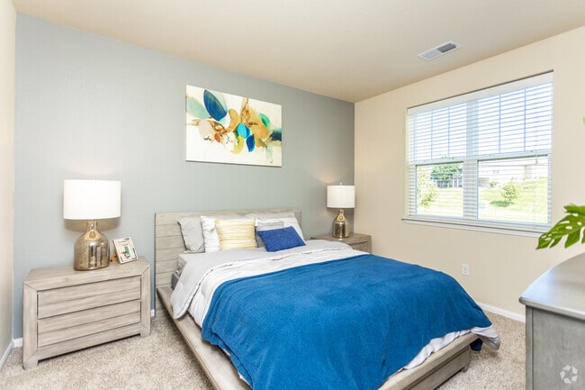 1BR, 1BA - Grand Terrace/841 SF
