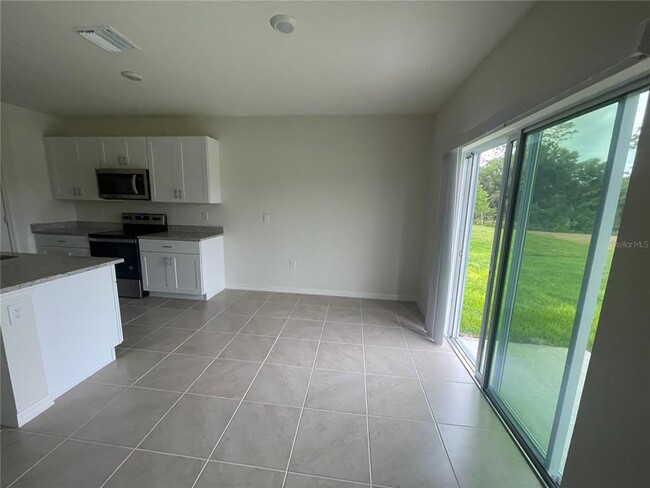 Photo - 498 Baroness Way
