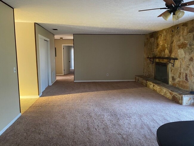 Photo - Spacious 3Bed/2Ba Brick Home Near Tyndall AFB! *1/2 Off Security Deposit for Active-Duty Miliary!*