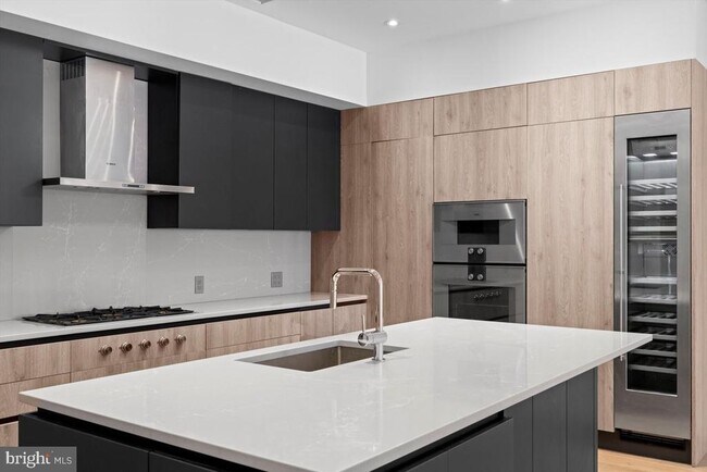 Photo - 724 Chestnut St