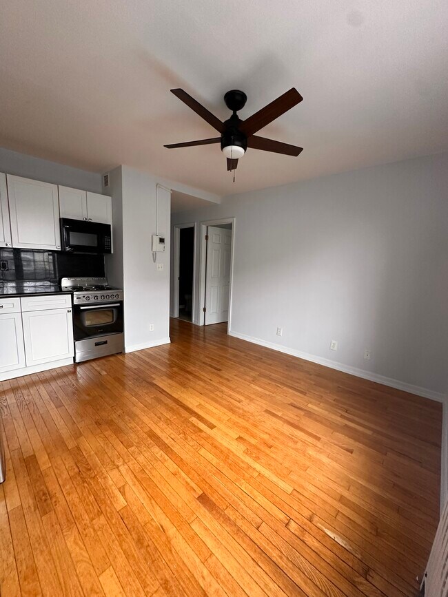 Photo - 890 W Beech St Apartments