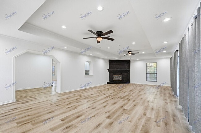 Photo - 1423 Main St