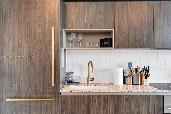 Photo - 601 NE 1st Ave Unidad 4907