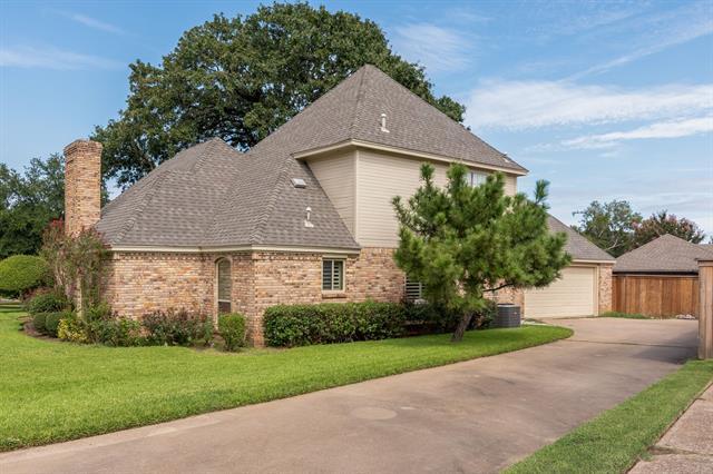 Photo - 704 Shady Ln