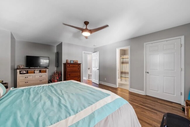 Photo - 105 Sportsman Cir NE