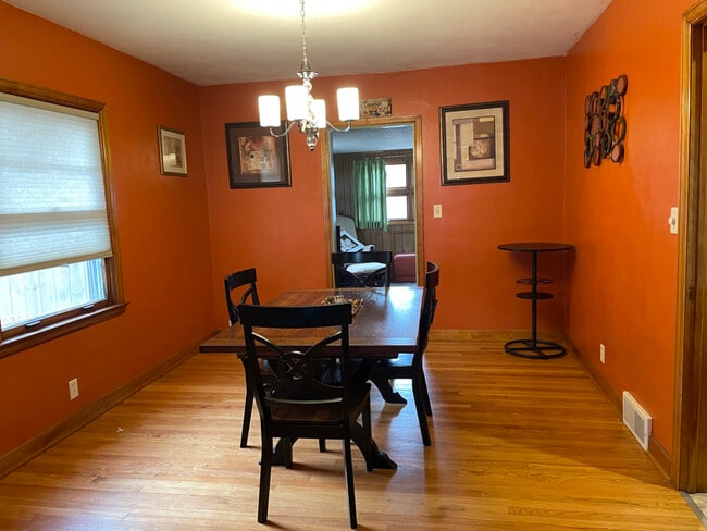 Photo - 1122 Luther Ave