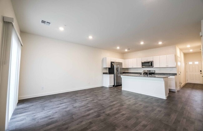 Photo - Brand new DR Horton Townhome with 3 bedroom,2 bathrooms and 1 car garage located at Trails at Wil...