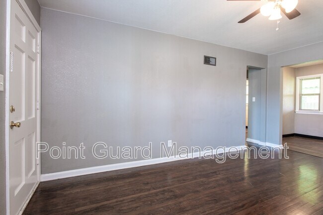 Photo - 4710-4740 E. Mt. Vernon - 4740