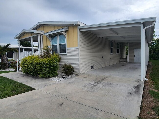 Photo - 215 Caviller Ct