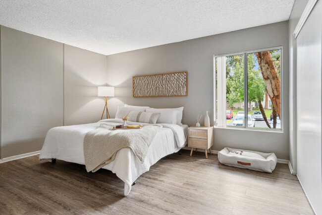Photo - Campus Crossings at Riverside Apartments