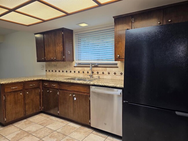 10909 Hillside Oak Ln