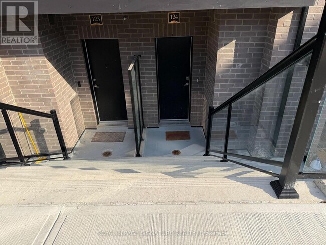 Photo - 1597 Rose Way