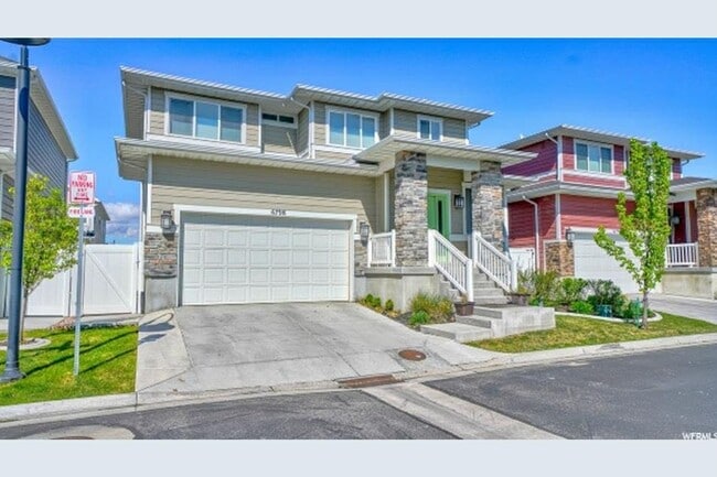 Building Photo - Beautiful 4 Bedroom Home in Midvale!