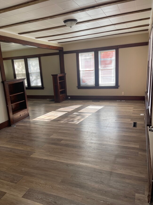 Photo - 1337 Nelson Ave